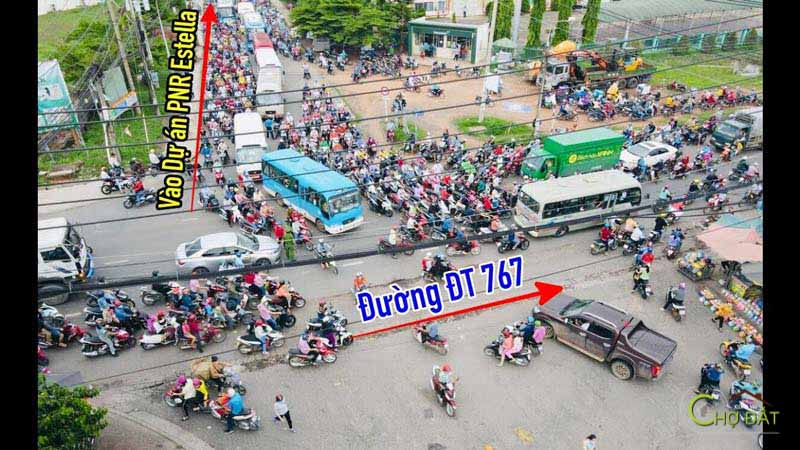 Con đường DT 767 đi vào dự án đất nền trảng bom sông mây PNR Estella Đồng Nai