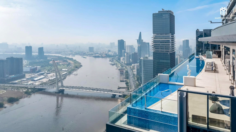 Tiện ích nội khu đỉnh cao: Khu phức hợp có phòng chiếu phim riêng, thư viện đọc sách, spa & massage, hồ bơi vô cực tràn view sông, phòng gym trang thiết bị hiện đại, các sân thể thao ngoài trời