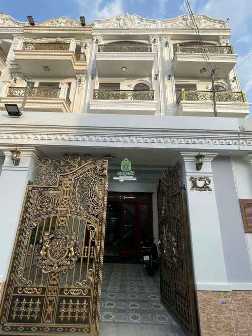 Nhà phố 1 trệt 3 lầu mặt tiền Xuân Thới 10 - Chợ Chữ S -Sổ hồng 7.7 tỷ