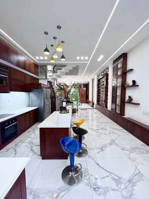 Bán nhà phố mặt tiền Xuân Thới Thượng 1 trệt 3 lầu Hóc Môn giá 8.5 tỷ