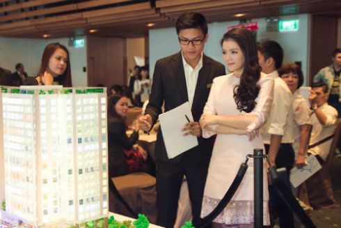 Các công ty có liên quan đến Lý Nhã Kỳ bao gồm Doanh nghiệp bất động sản, xây dựng, kim hoàn