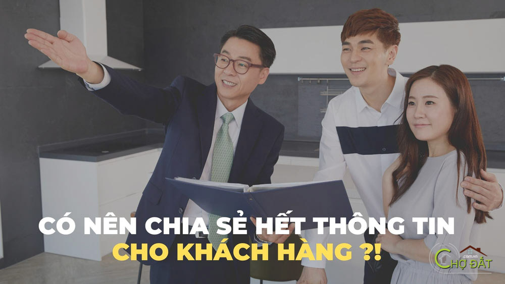 Có bạn trong nghề với mình thắc mắc là làm môi giới bất động sản nếu khách hỏi sổ đất và hỏi vị trí thì có nên chia sẻ chính xác vị trí cũng như thông tin sổ